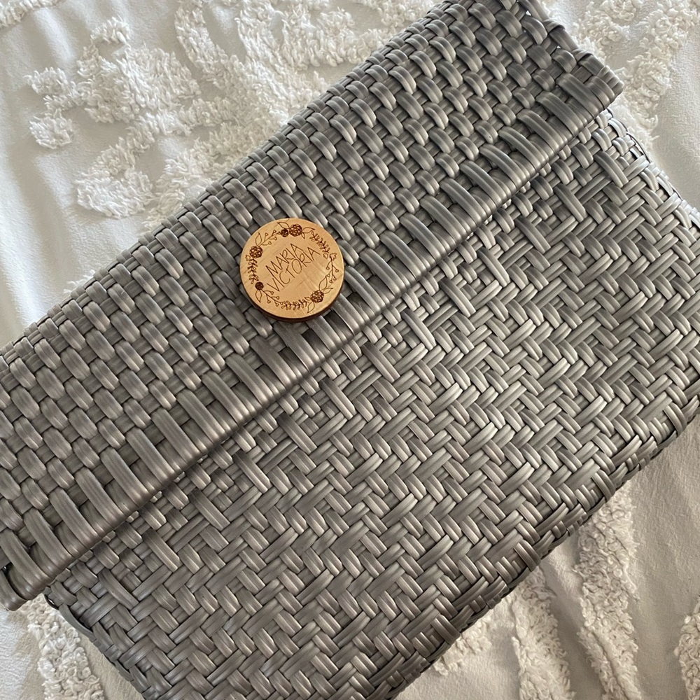 Hand woven clutch